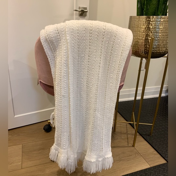 Beautiful soft white boho Afghan - Picture 2 of 6
